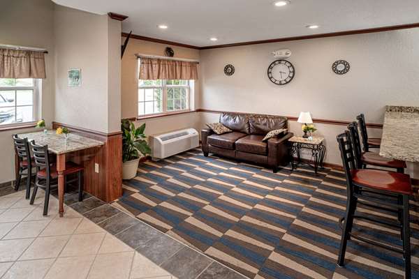  - Microtel Inn & Suites by Wyndham East Beckley - I-64, Exit 124