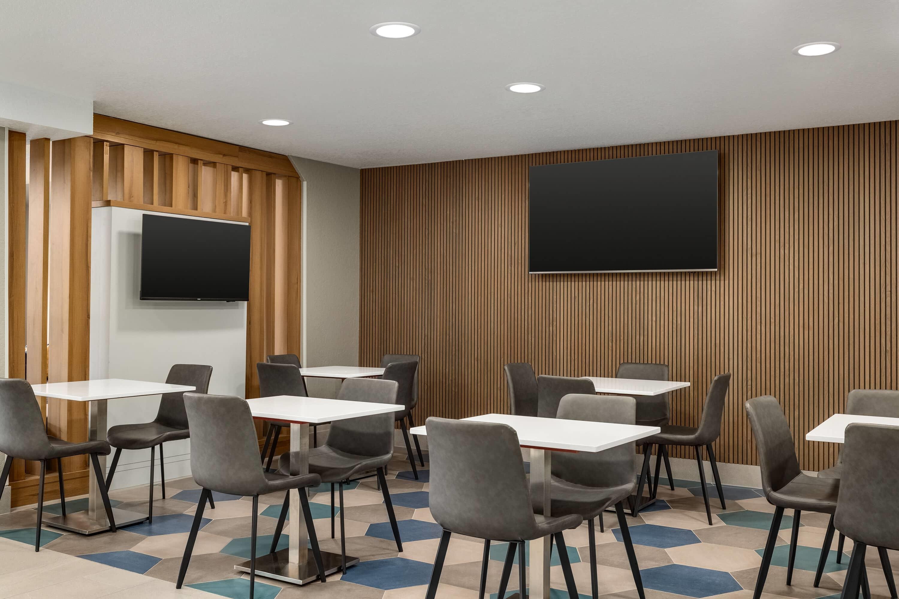 Breakfast Area | Microtel Inn & Suites by Wyndham Culpeper