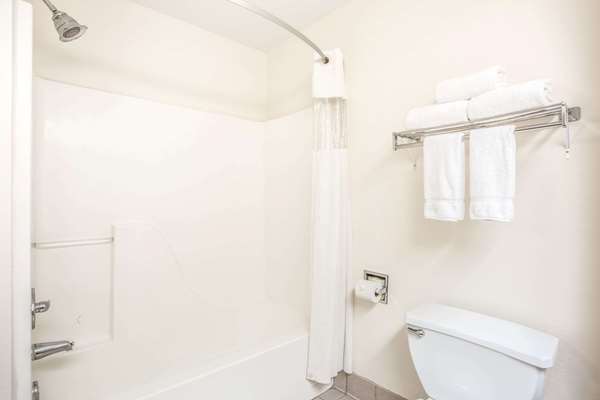  - Hawthorn Suites by Wyndham Tempe