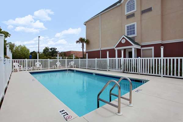 Pool - Microtel Inn & Suites by Wyndham Panama City