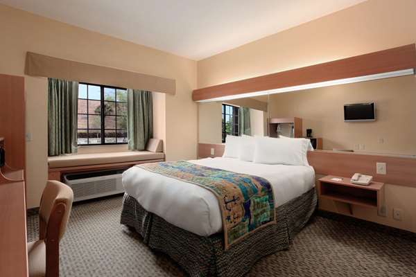  - Microtel Inn & Suites by Wyndham Panama City