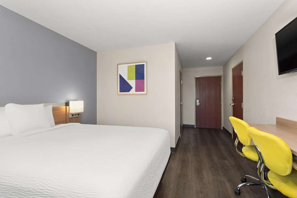 MICROTEL INN & SUITES BY WYNDH-guestroom-Guest Room,On-Site.jpg