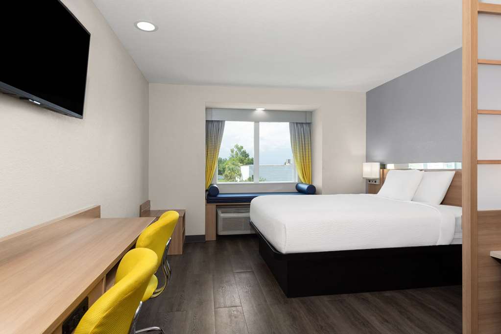 MICROTEL INN & SUITES BY WYNDH-guestroom-Guest Room,Suite,On-Site.jpg