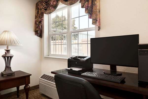 Conference Area - Microtel Inn & Suites by Wyndham Lodi - I-5, Exit 485