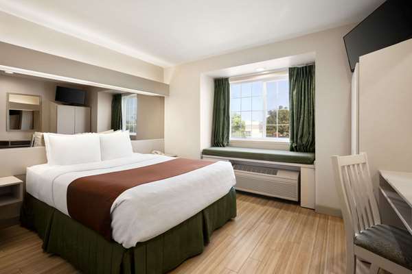  - Microtel Inn & Suites by Wyndham Lodi - I-5, Exit 485