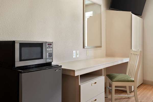  - Microtel Inn & Suites by Wyndham Lodi - I-5, Exit 485