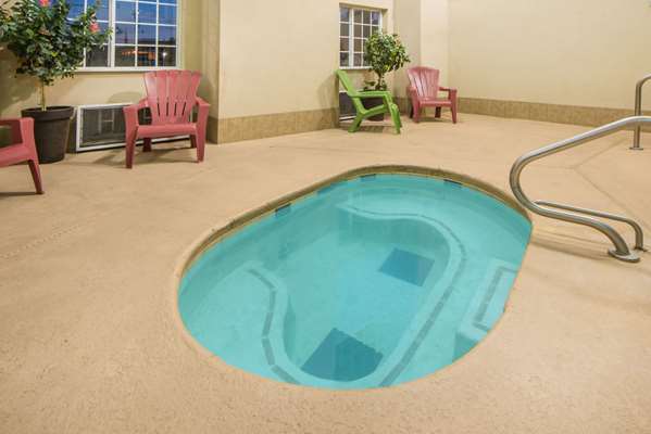 Pool - Microtel Inn & Suites by Wyndham Miami - I-44, Exit 313