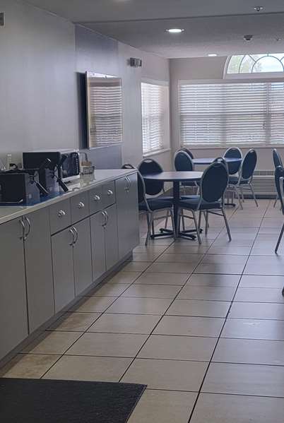  - Microtel Inn & Suites by Wyndham Gardendale - I-65, Exit 271