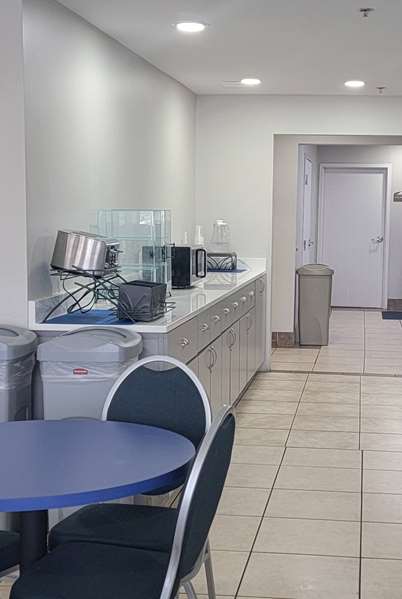  - Microtel Inn & Suites by Wyndham Gardendale - I-65, Exit 271