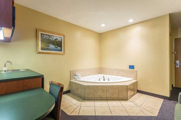 Suite - Microtel Inn & Suites by Wyndham Ocala - I-75, Exit 341
