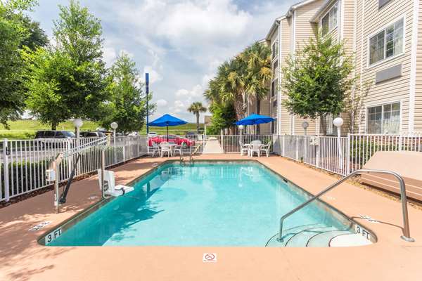 Pool - Microtel Inn & Suites by Wyndham Ocala - I-75, Exit 341