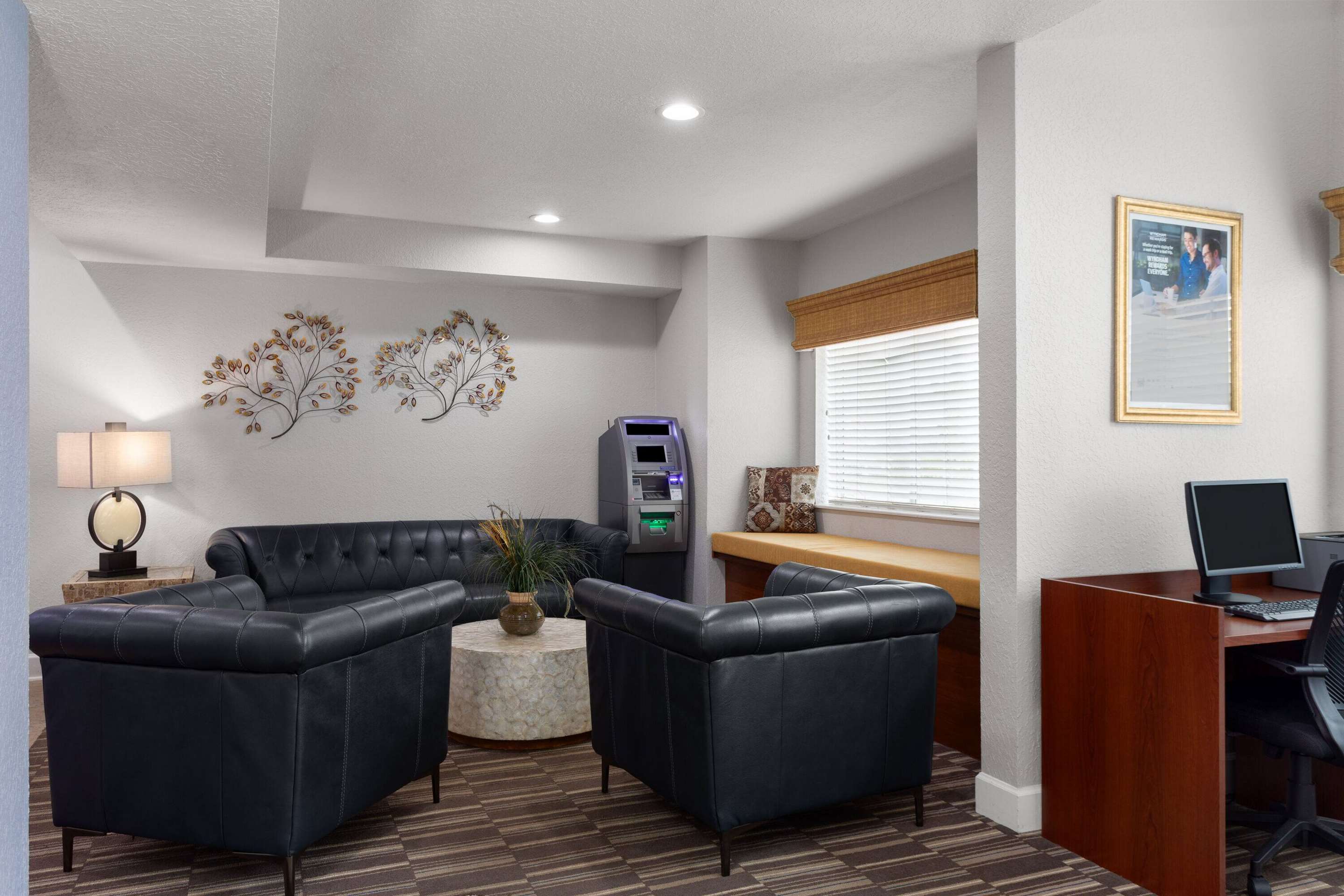 Lobby | Microtel Inn & Suites by Wyndham Zephyrhills