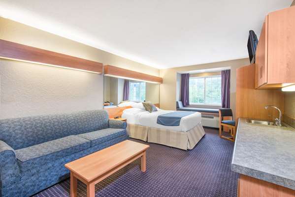 Suite - Microtel Inn & Suites by Wyndham Hazelton