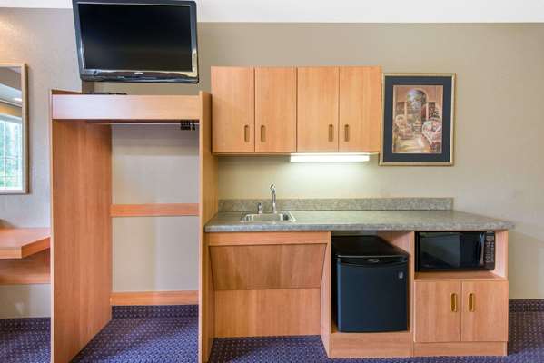 Suite - Microtel Inn & Suites by Wyndham Hazelton