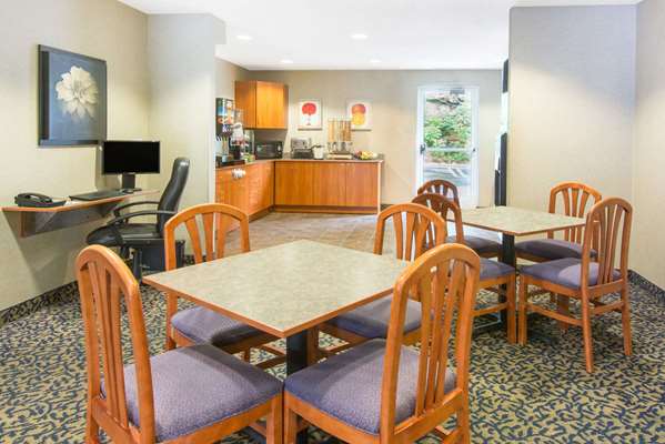  - Microtel Inn & Suites by Wyndham Hazelton