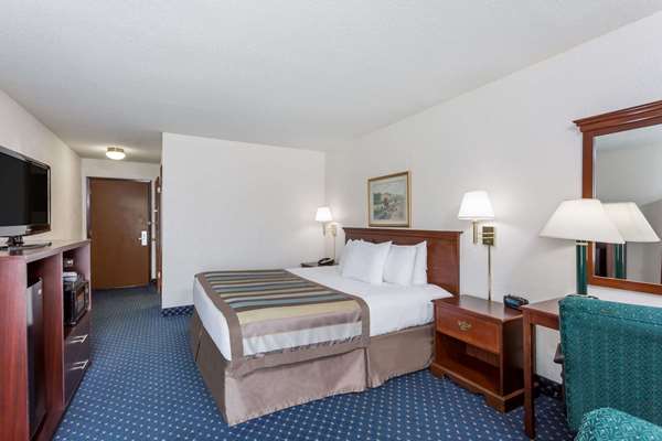  - Baymont Inn & Suites Greensboro - I-40, Exit 217