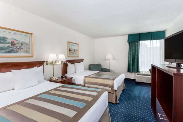  - Baymont Inn & Suites Greensboro - I-40, Exit 217