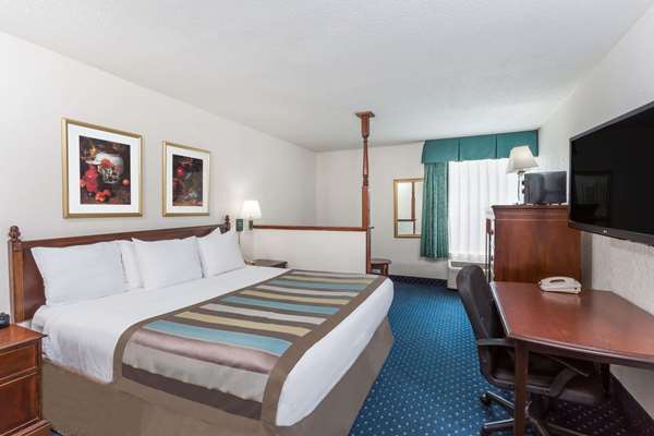 Suite - Baymont Inn & Suites Greensboro - I-40, Exit 217