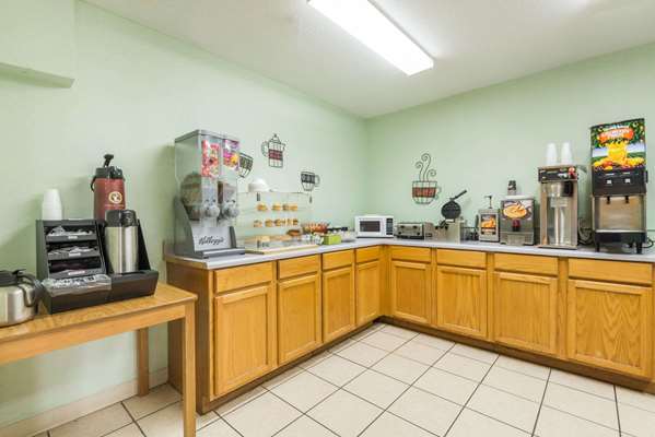  - Microtel Inn & Suites by Wyndham Riverside - I-675, Exit 13