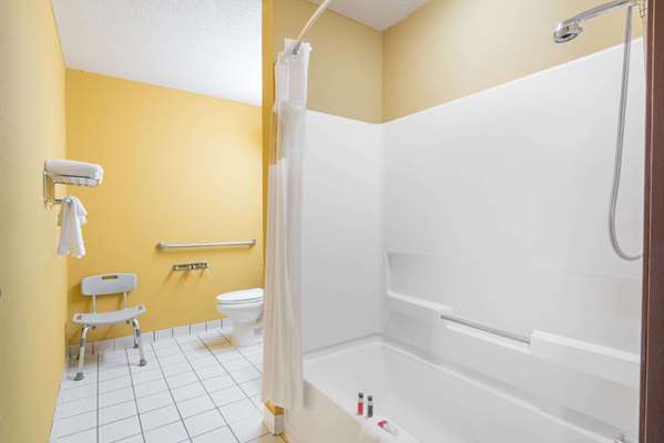  - Microtel Inn & Suites by Wyndham Riverside - I-675, Exit 13