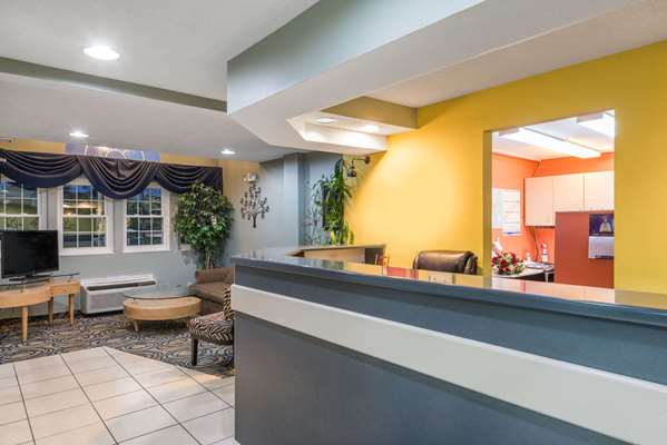  - Microtel Inn & Suites by Wyndham Riverside - I-675, Exit 13