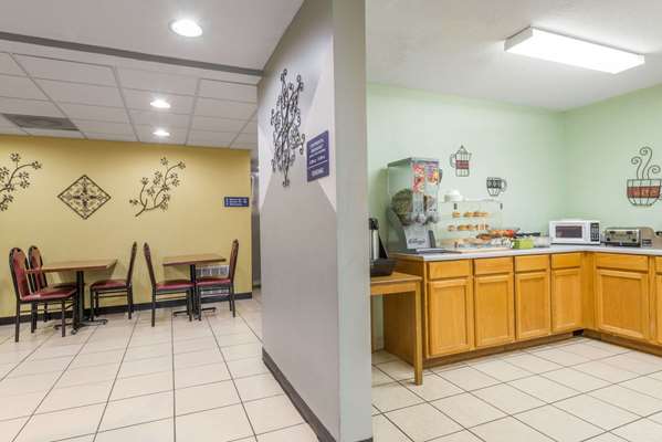  - Microtel Inn & Suites by Wyndham Riverside - I-675, Exit 13