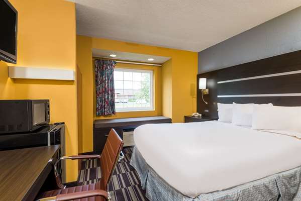  - Microtel Inn & Suites by Wyndham Riverside - I-675, Exit 13