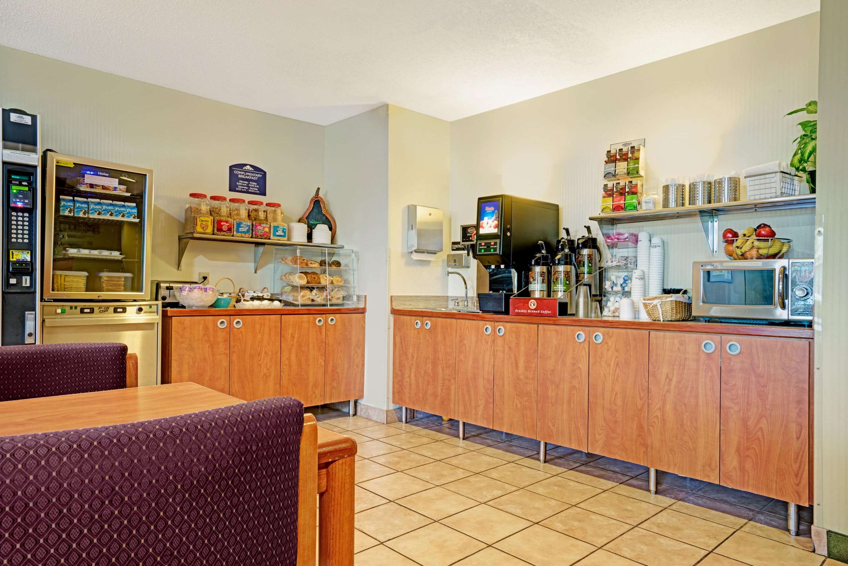 Breakfast Area | Microtel Inn & Suites by Wyndham Inver Grove Heights/Minneap
