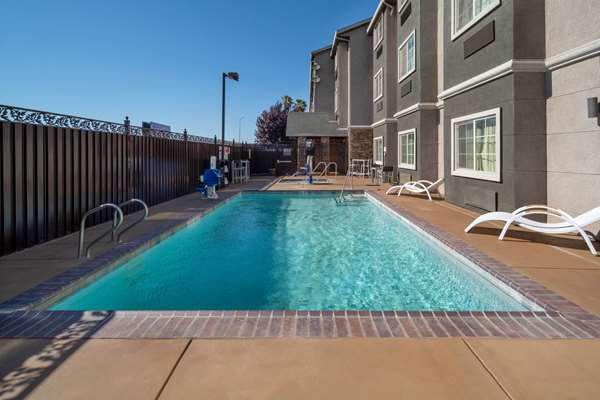 Pool - Microtel Inn by Wyndham Tracy - I-205, Exit 8