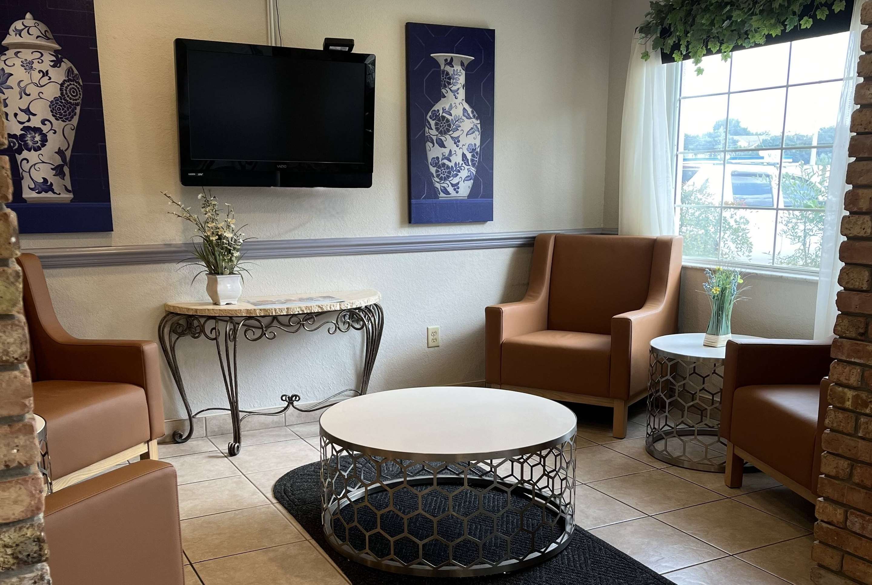 Lobby | Microtel Inn and Suites by Wyndham - Lady Lake/ The Villages