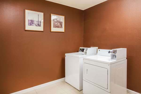Amenities - Days Inn Antioch