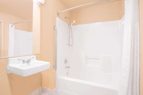  - Hawthorn Suites by Wyndham Golf Resort Conyers