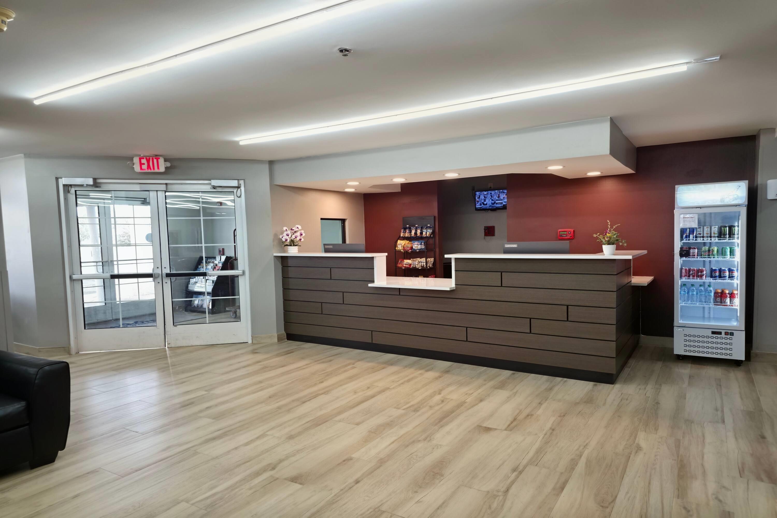 Lobby | Microtel Inn & Suites Claremore