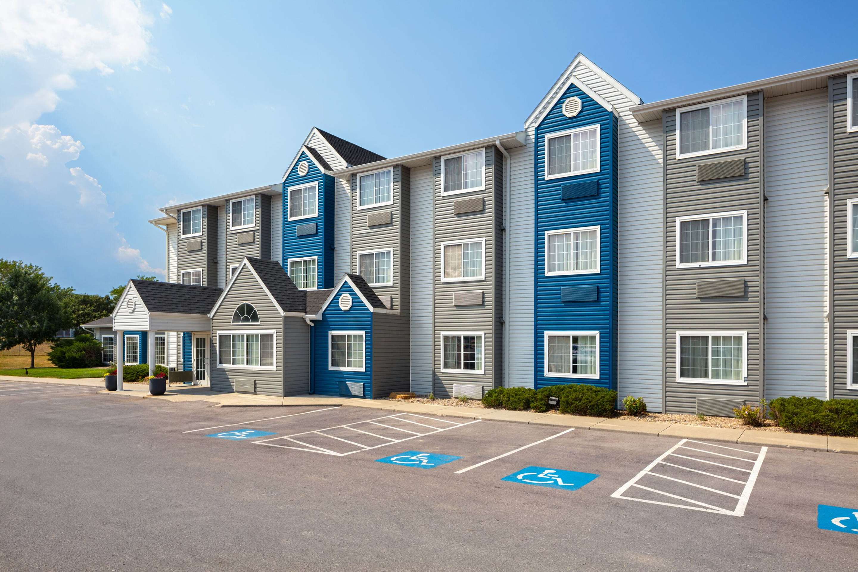 Exterior | Microtel Inn & Suites by Wyndham Rapid City