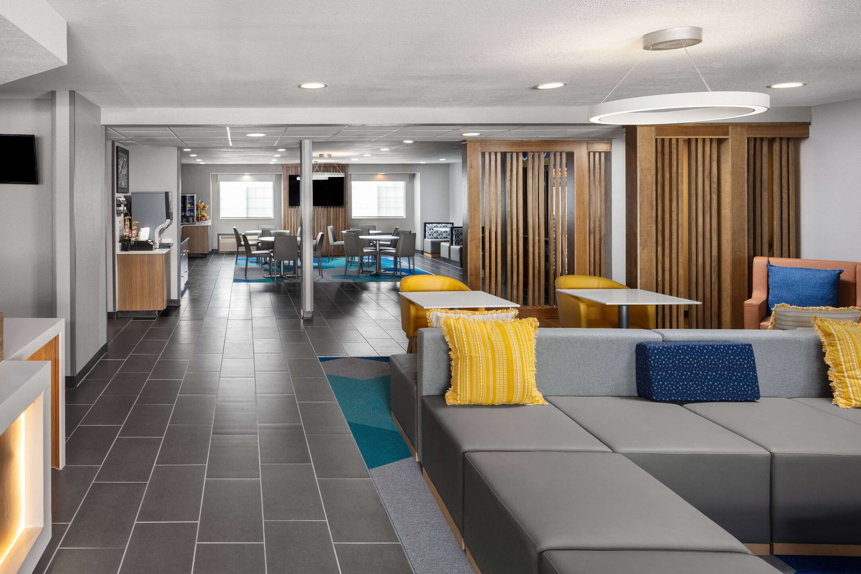 Lobby | Microtel Inn & Suites by Wyndham Rapid City