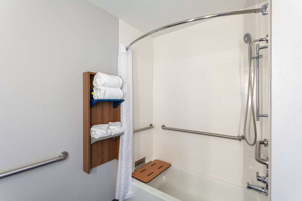 MICROTEL INN & SUITES BY WYNDHAM RA-guestroom-Guest Room,Bathroom,Accessibility,On-Site.jpg