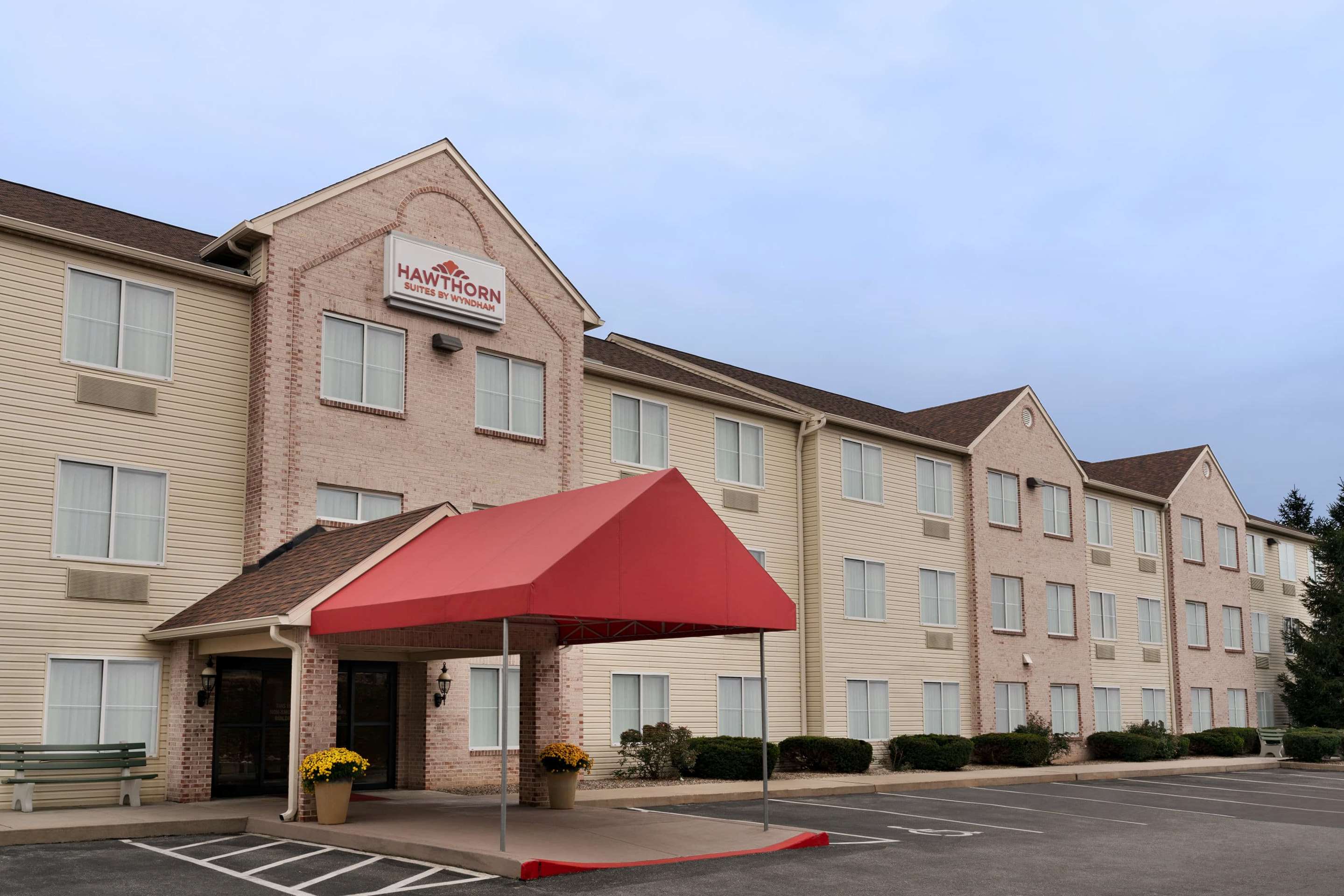 Exterior | Hawthorn Suites by Wyndham Lancaster
