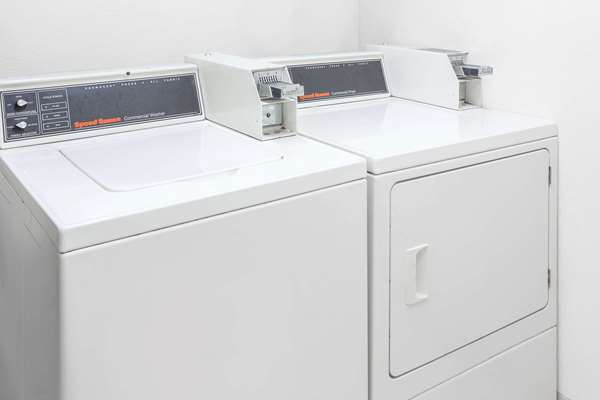 Amenities - Days Inn & Suites Brinkley - I-40, Exit 216