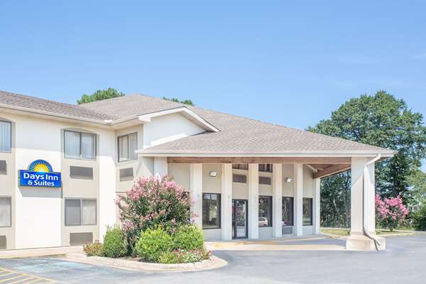Exterior view - Days Inn & Suites Brinkley - I-40, Exit 216