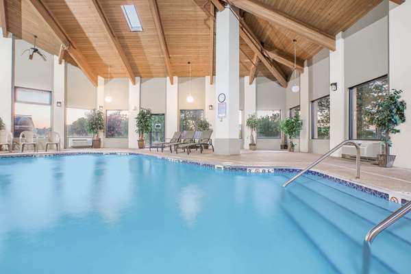 Pool - Days Inn & Suites Brinkley - I-40, Exit 216