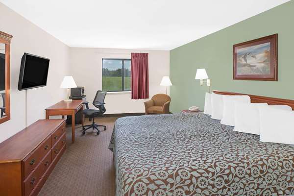  - Days Inn & Suites Brinkley - I-40, Exit 216