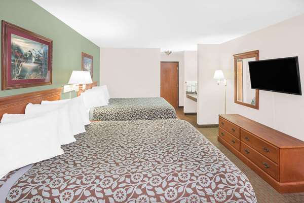  - Days Inn & Suites Brinkley - I-40, Exit 216