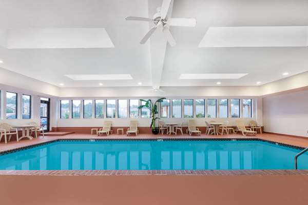 Pool - Wingate by Wyndham West Monroe - I-20, Exit 114