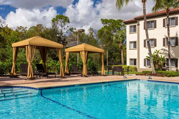 Pool - Hawthorn Suites by Wyndham Naples - I-75, Exit 107