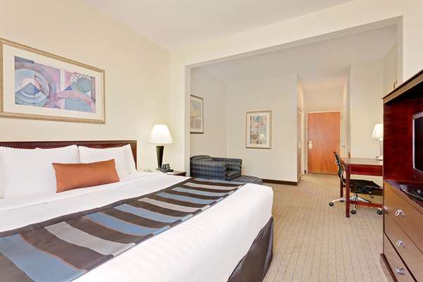  - Wingate by Wyndham Hotel Destin Beach