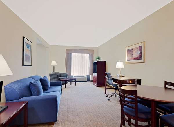 Suite - Wingate by Wyndham Hotel Destin Beach