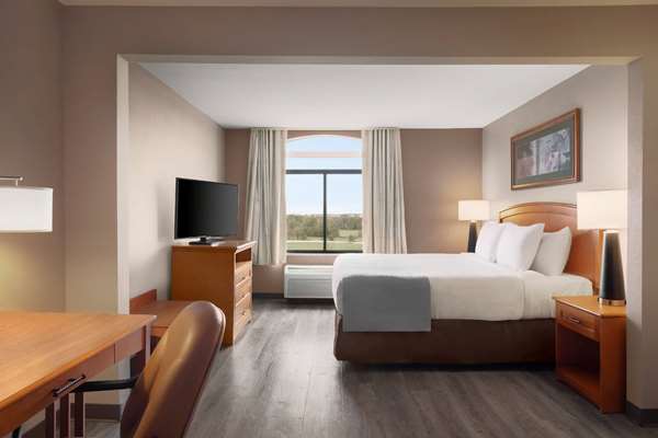  - Wingate by Wyndham Hotel Bentonville