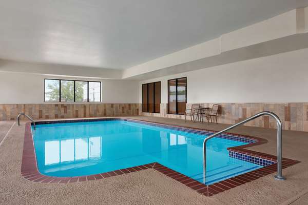Pool - Wingate by Wyndham Hotel Bentonville