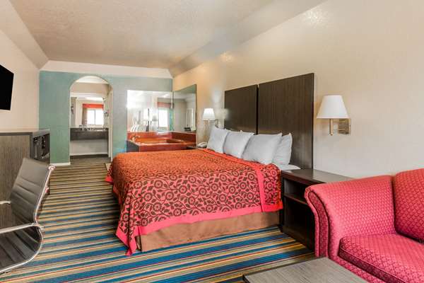 Suite - Days Inn Dickinson - I-45, Exit 19
