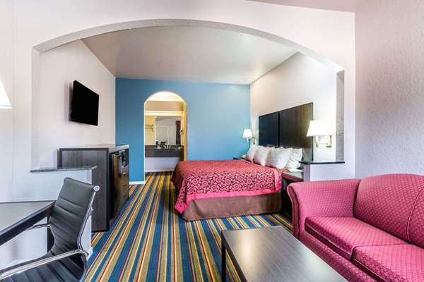 Suite - Days Inn Dickinson - I-45, Exit 19